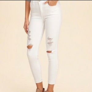 Hollister Distressed hi rise White Jeans 9L/ 29